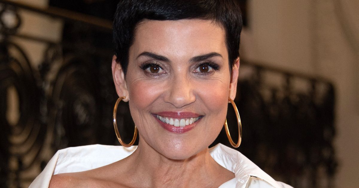 En seulement 4 étapes, voici comment transformer un maquillage de jour en make up de fêtes, selon Cristina Cordula