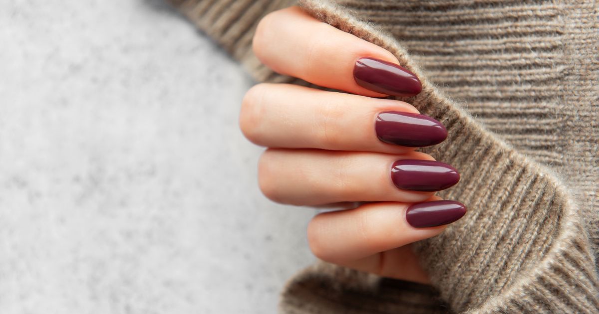 Manucure idéale pour les fêtes de fin d’année: adieu les Les ongles version "cat eyes", c'est fini : voici la tendance manucure idéale pour les fêtes de fin d'année