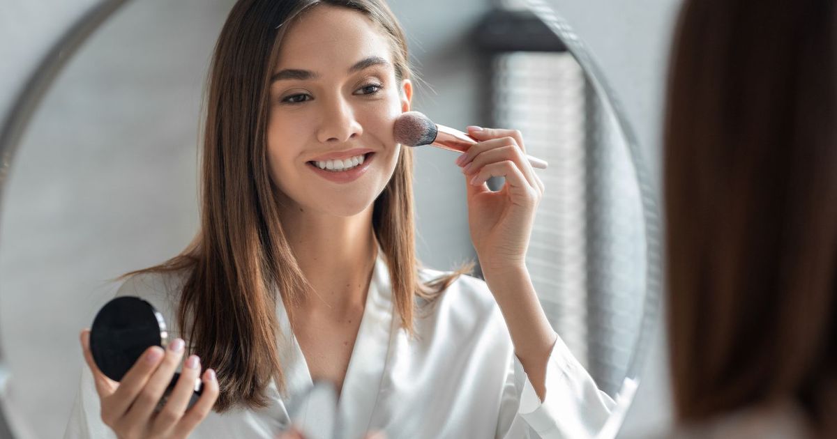 Oubliez la glass skin, cette nouvelle tendance beauté est la skincare à adopter en 2025