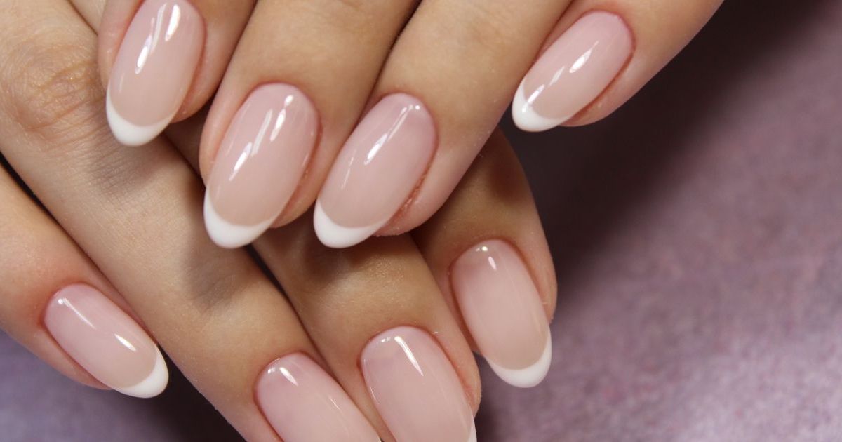 La French manucure, c'est fini : cette tendance glowy est bien plus élégante (on l'adopte toutes en 2025)