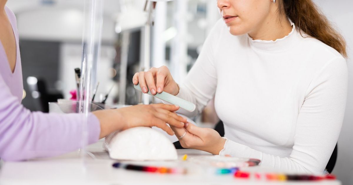 Nude démodé : adoptez la nuance tendance pour 2025! Manucure : le nude n'est plus le favori des clean girls, voici la nuance à adopter en 2025 sur vos ongles