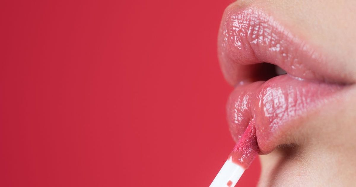 Rouge à lèvres intemporel: tendance incontournable du printemps Oubliez le gloss, cette teinte de rouge à lèvres intemporelle est annoncée comme la grande tendance du printemps