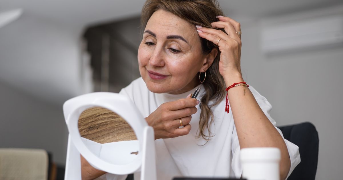 Sourcils fins et clairsemés : voici les meilleures formes de sourcils “anti-âge” à 40 et 50 ans selon une experte