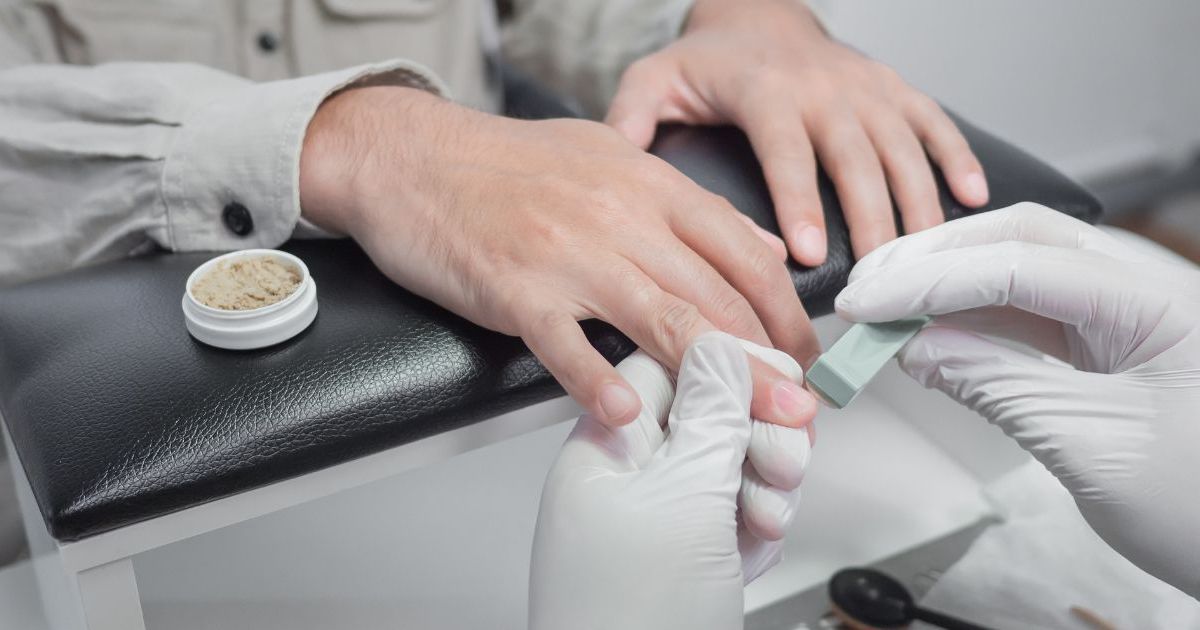 Fini les ongles en résine, la "Japanese manicure" au gel est la grande tendance manucure du printemps
