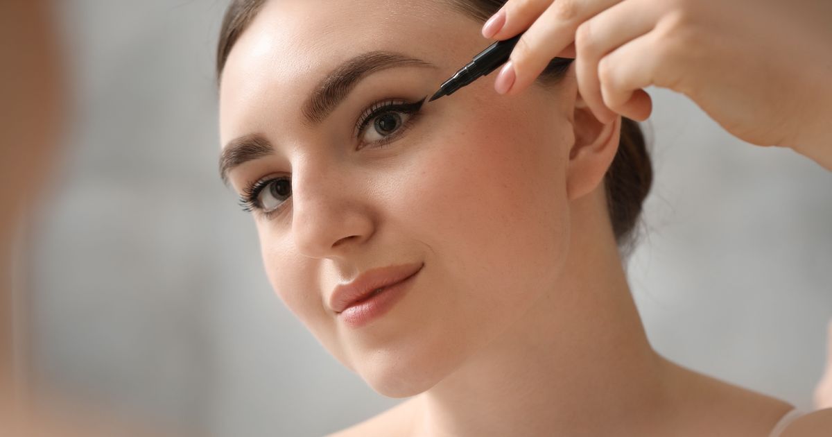 Oubliez le cats eyes, cette façon de porter l'eye-liner est la seule à adopter ce printemps 2025