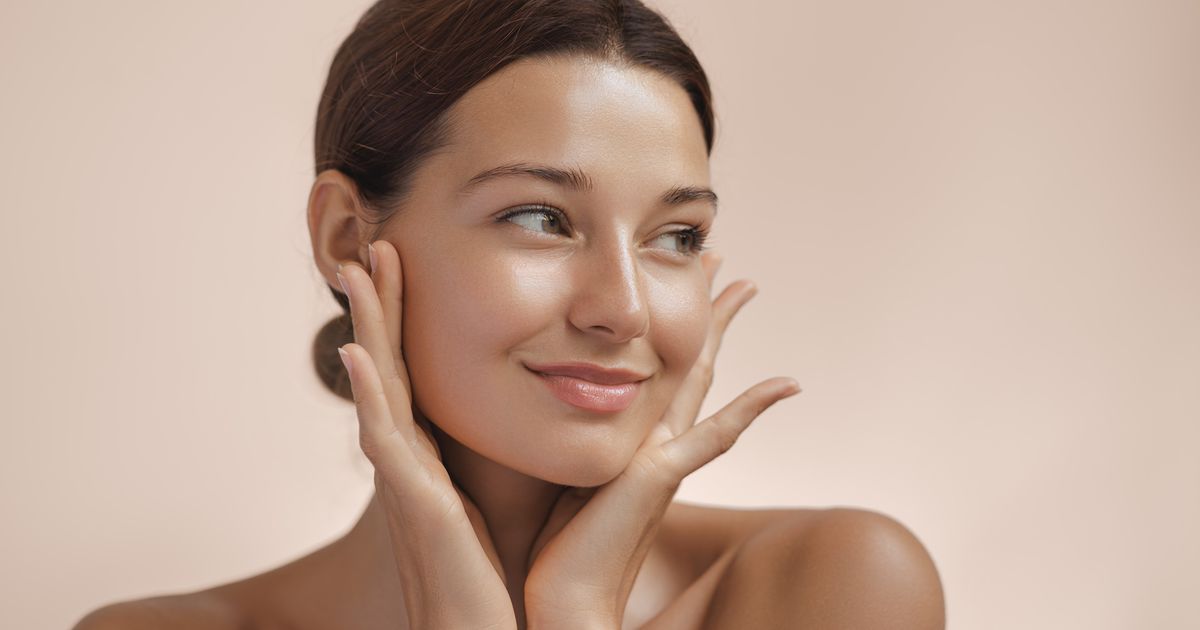 Peau bronzée : ce soin à moins de 10 euros offre un hâle lumineux en 1 seconde (sans autobronzant)